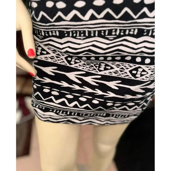 Victoria's Secret PINK Women's Tribal Aztec Print Bodycon Mini Dress M Black - Picture 8 of 10